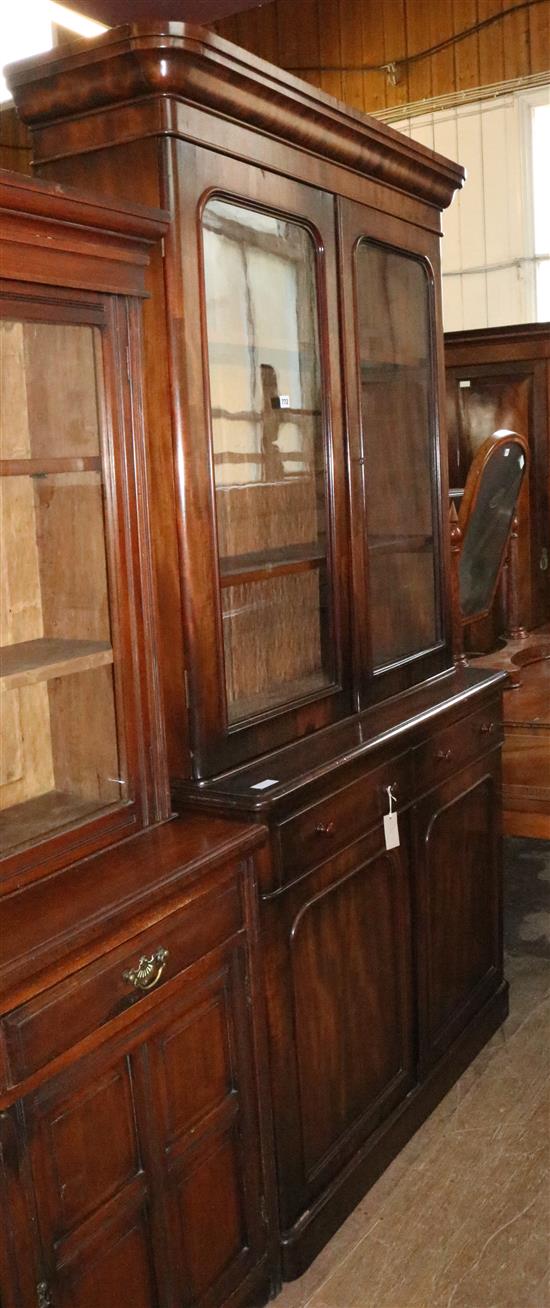 Victorian mahogany glazed bookcase(-)